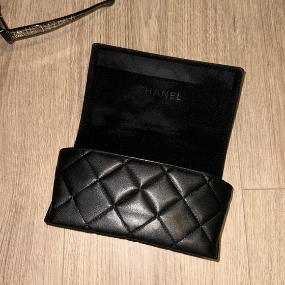 Chanel rounded square sunglasses with metal design main image 7